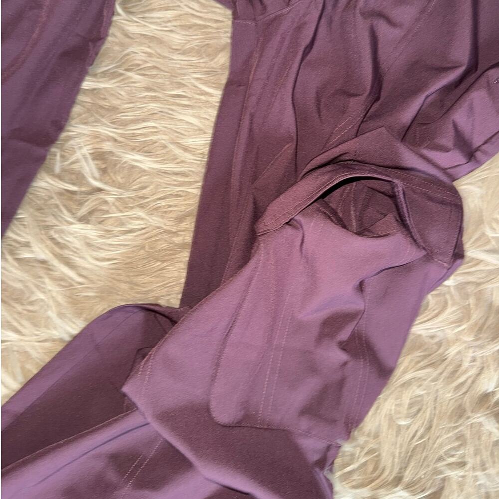 New Fabletics Downtown Wide Leg Cargo Pant Oxblood Women’s size M - Picture 11 of 13